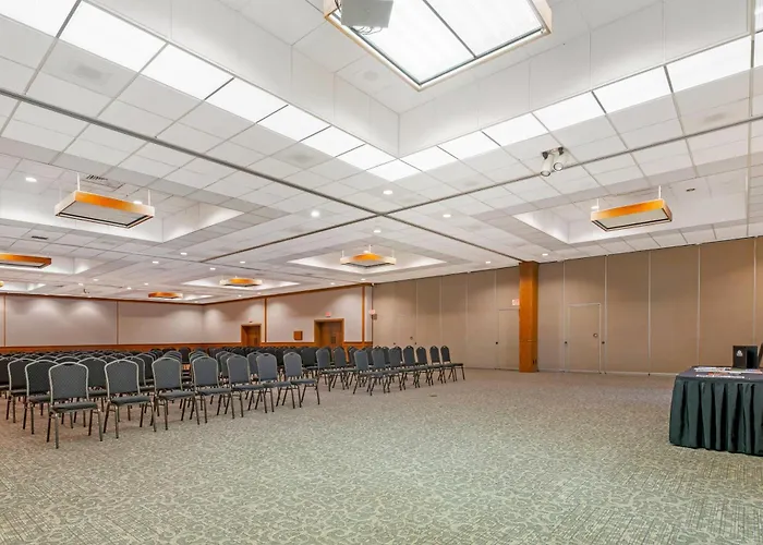 Fairway Inn And Suites, An Ascend Collection Hotel