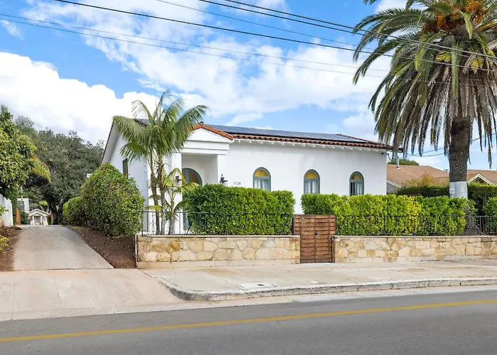 Casa Castillo, A Zenstay Hotel