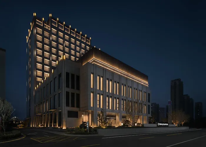 Zhangjiagang Wanda Jinhua Hotel
