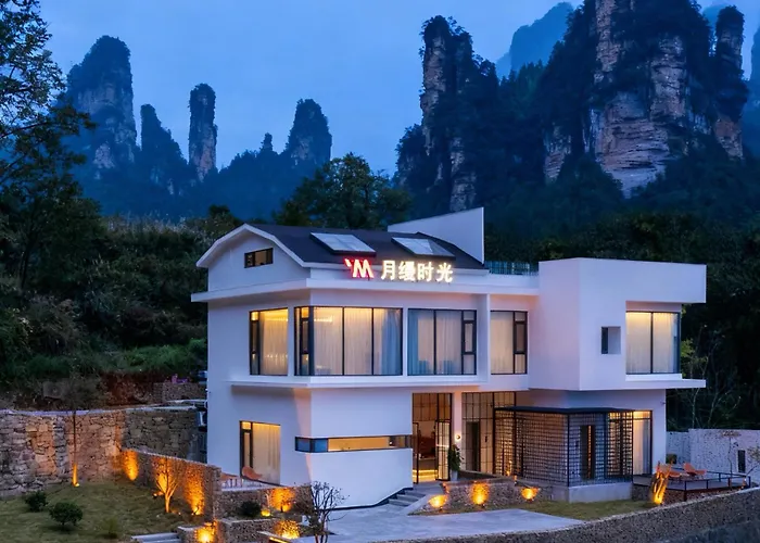 Panorama Peaks Lodge-Free Pickup-Sunrise-Close To The Middle Gate Ticket Office Of The Zhangjiajie Foreset Park