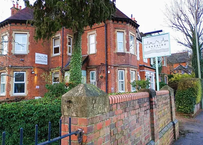 Lakeside Oxford Hotel