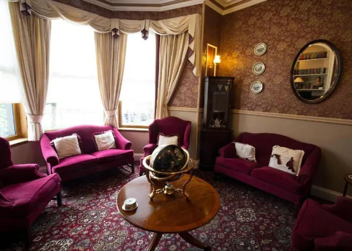 Westend Hotel & Bar