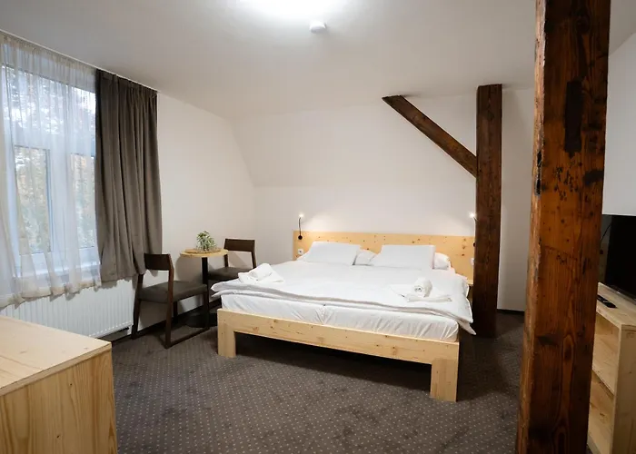 Zamecka Konirna Hotel A Restaurace