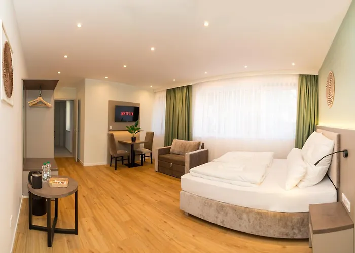 Living Inn am Schlosspark - Park, City&Parking incl