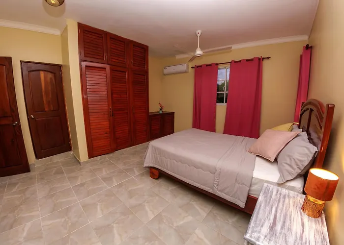 Hotel La Saladilla Beach Club