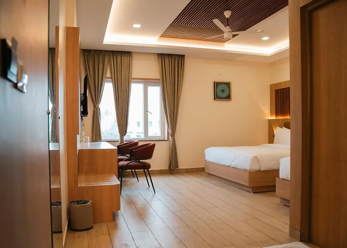Hotel M7 Plaza