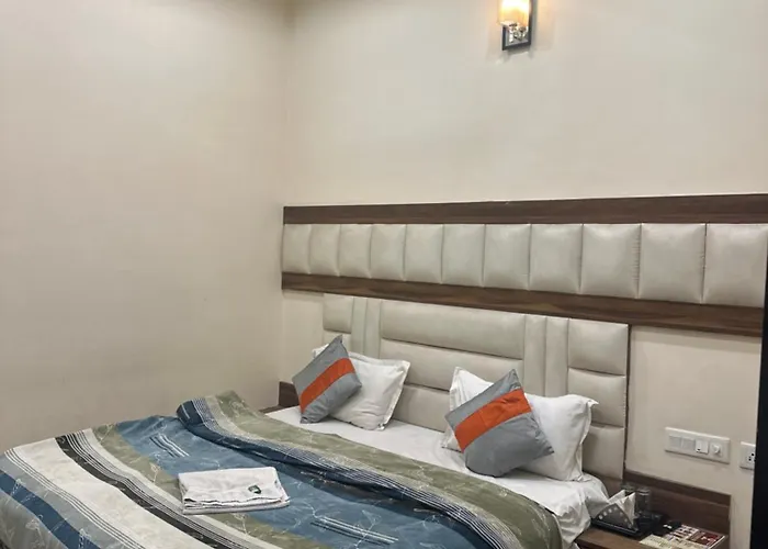 Hotel Crown Inn