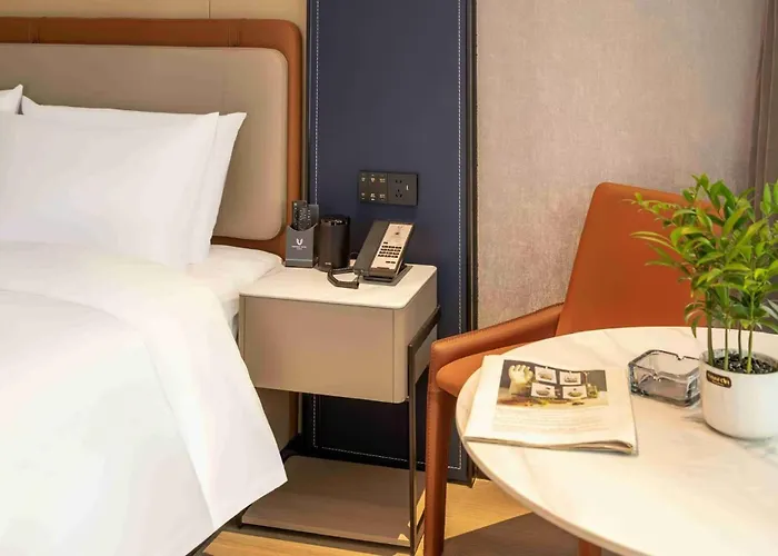 Meisu Huanzhi Yueyang East Railway Station Hotel
