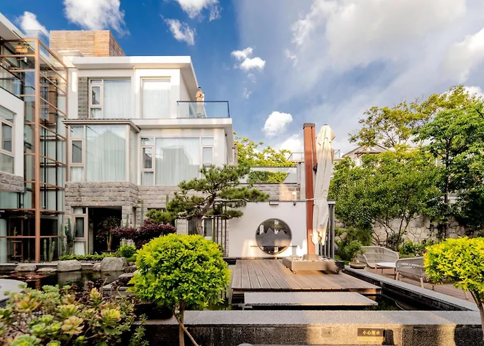 Dali Shanshuijian No 5 Villa Garden Retreat,Near Dali Ancient Town ,Tropical Rainforest Oxygen Bar ,Cangshan Mountain Erhai Lake View ,Bai Three Course Tea Puer Tea ,Free Breakfast ,Pick Up Service, Bai Souvenir