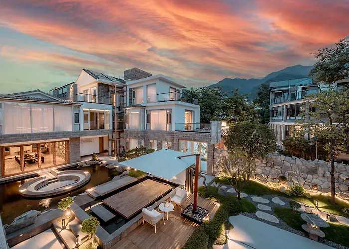 Dali Shanshuijian No 5 Villa Garden Retreat,Near Dali Ancient Town ,Tropical Rainforest Oxygen Bar ,Cangshan Mountain Erhai Lake View ,Bai Three Course Tea Puer Tea ,Free Breakfast ,Pick Up Service, Bai Souvenir
