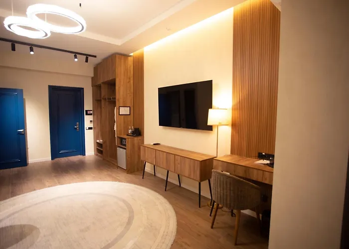 Sm Luxury Hotel