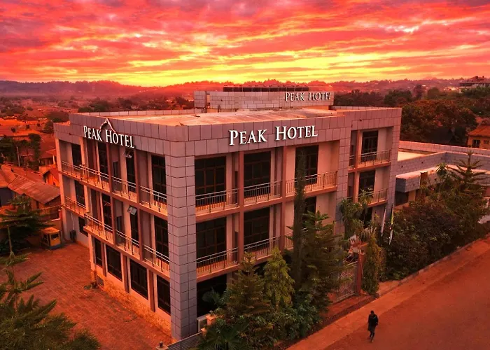 Peak Hotel & Safaris