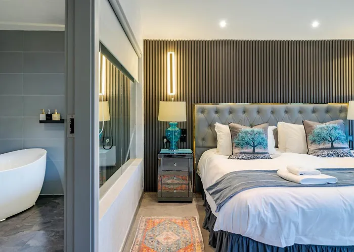 Waterhead Bath Suites - Parking And Light Breakfast