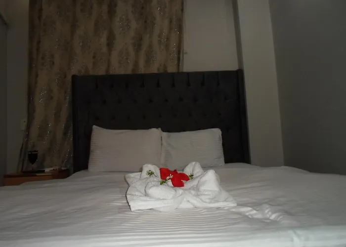 Montu Pyramids Hotel