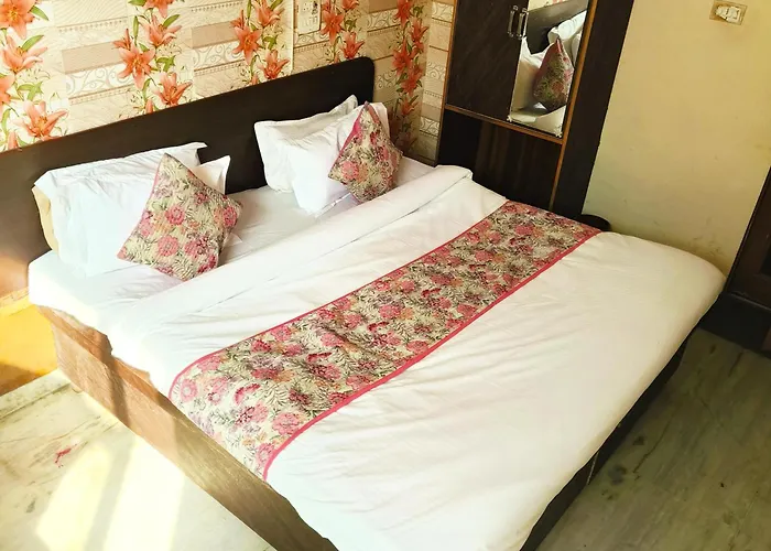 Vasant Stays By Amisha Palace - 5 Min Walk To Railway Station