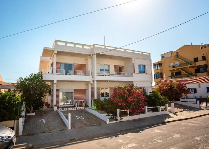 Blife Petrya Private Rooms At Faro Beach