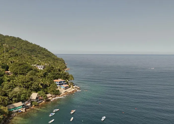 Casa Altamar, Oceanfront Estate With Rooftop Deck