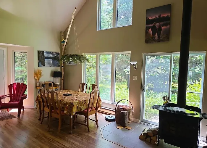 Lakefront Cottage 30 Minutes From Ottawa Downtown