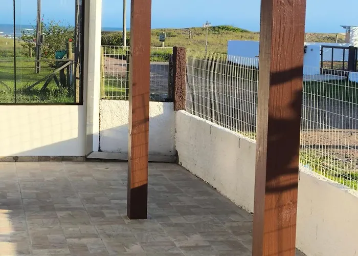 Branca - Refúgio com Bilhar, Churrasco e Vista Mar