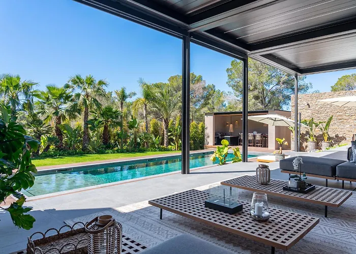 Luxury 5-Bed Beach Villa In Cala Vinyes