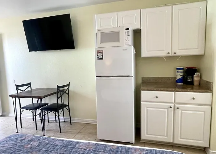 Beachgate Condo Suites And Hotel 421 Condo