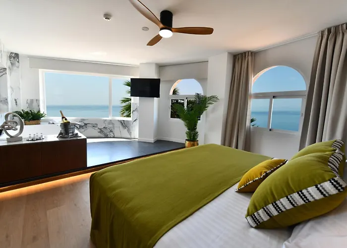 Hotel Salobrena Suites