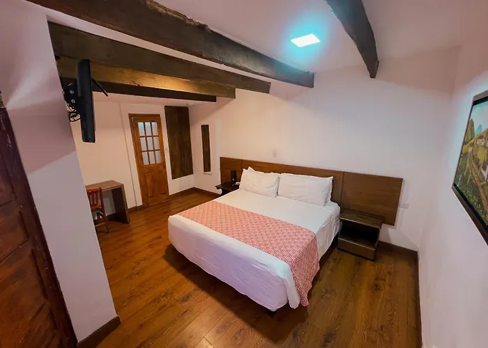 Hotel Cacique Real
