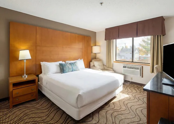 Oscoda Lakeside Hotel