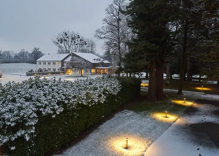 Hotel Le Corbusson Laval Ouest