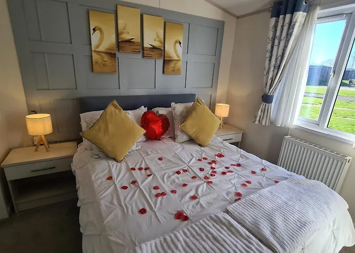 Tattershall Lakeside Lodge Indulgent Wheelchair Ramp 8 Berth With Hot Tub & Starlink