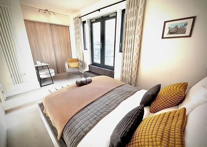 Margate Penthouse Private Balconies Sea Glimpses Gated Parking Air-Con The Penthouse Margate