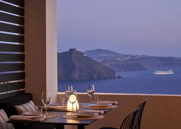 Mr And Mrs White Oia - Santorini