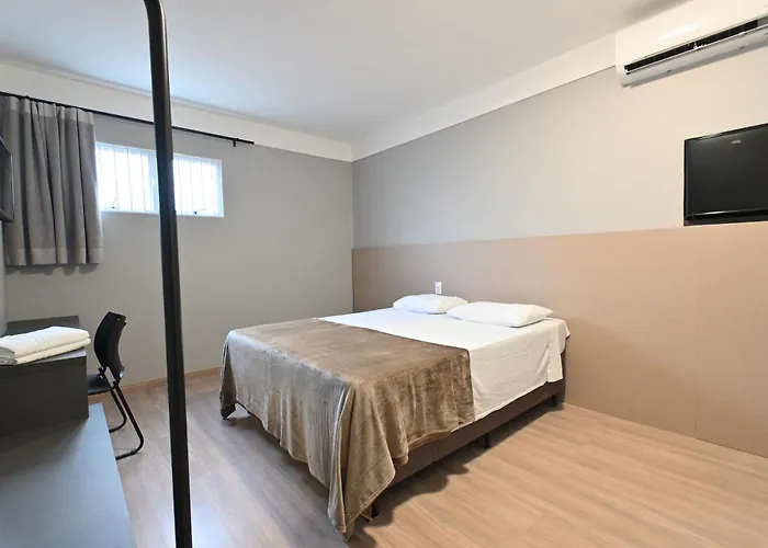 Hotel PrimeInn Excelente Custo Benefício e Taxas de Estacionamento Isentas