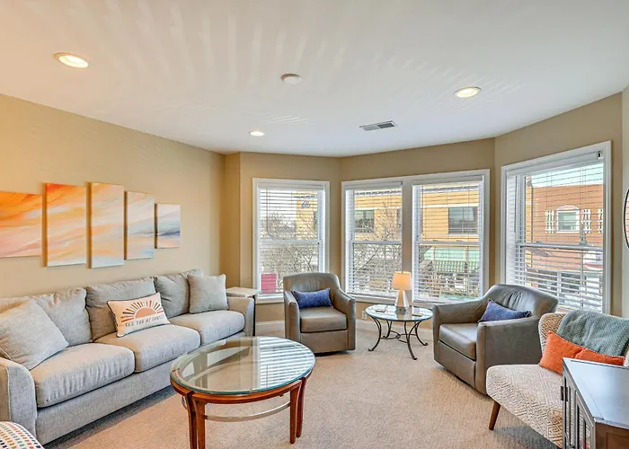 'Phoenix Nest' South Haven Condo: River View!