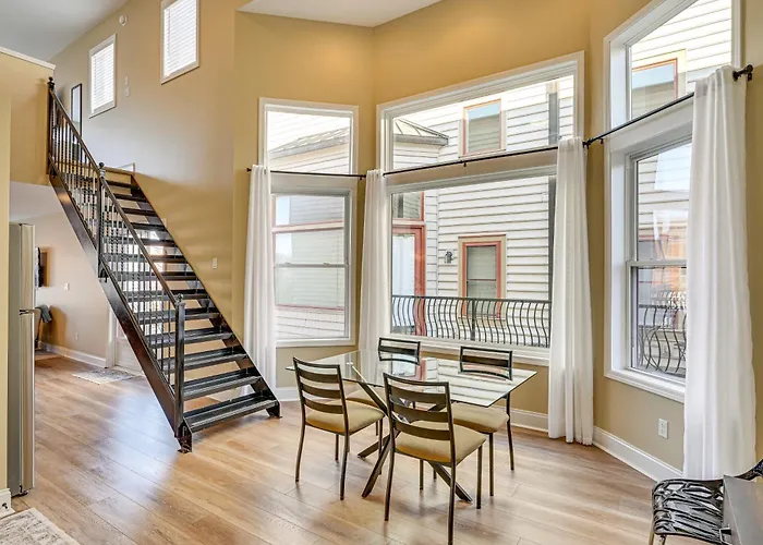 'Phoenix Nest' South Haven Condo: River View!