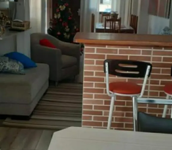 Casa 100m da Praia, Sinuca e Churrasqueira - amarela