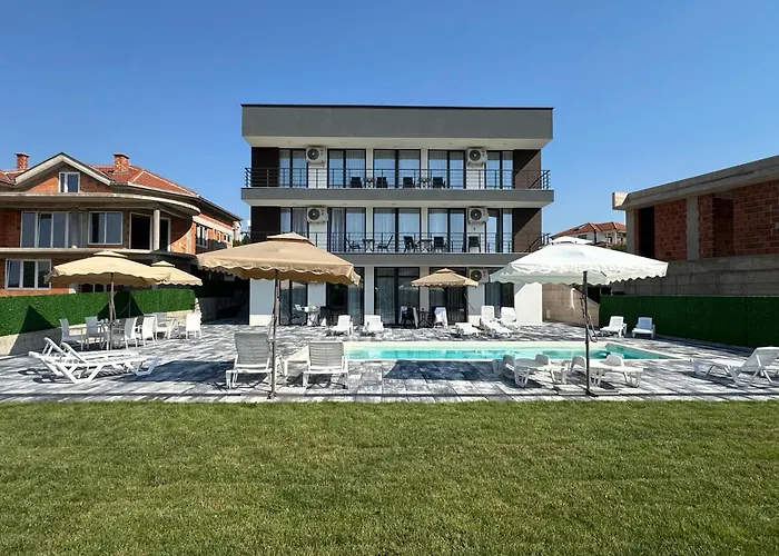 Lakeview Apartments