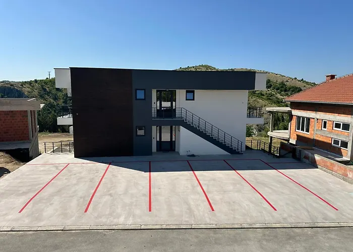 Lakeview Apartments