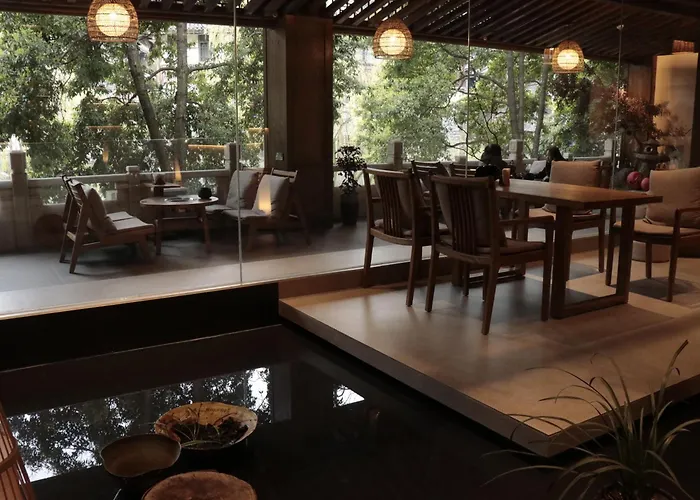 Shishe Spring Designer Homestay