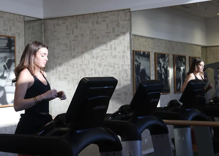 Courtyard By Marriott Paris La Defense West - Colombes