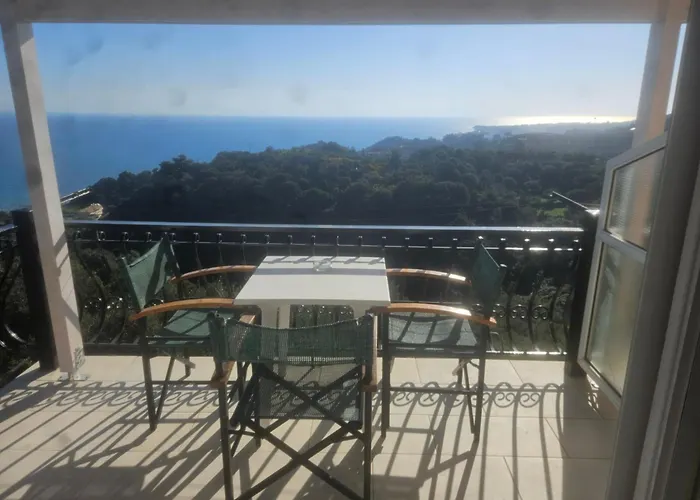 Fiore Hill Sea View Studios