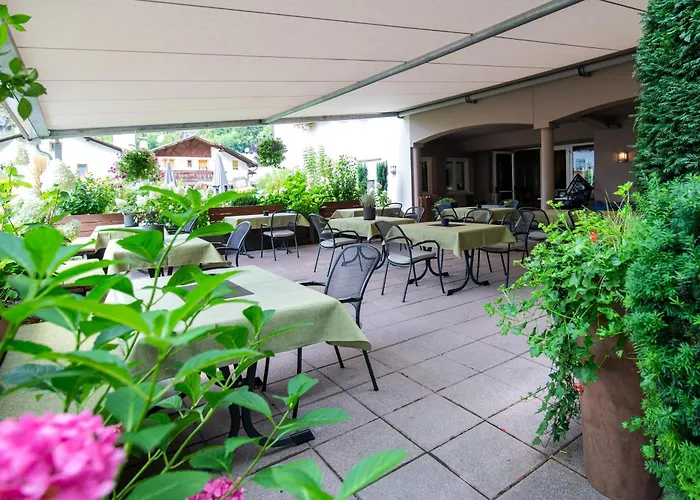 Saldur Small Active Hotel