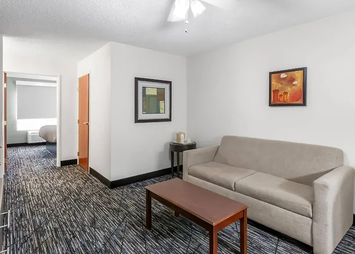 Quality Inn & Suites Niles