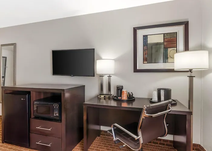 Quality Inn & Suites Chattanooga-East Ridge