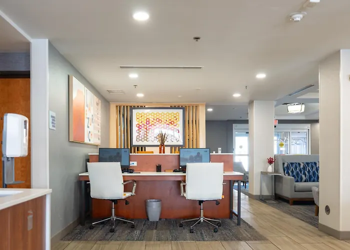 Holiday Inn Express Hotel & Suites Lake Zurich-Barrington By Ihg