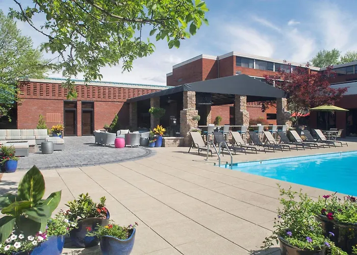 Doubletree By Hilton Akron Fairlawn