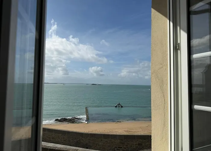 Hotel La Porte Saint Pierre-Logis Hotel Intra Muros Renove En 2026