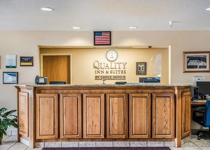 Quality Inn & Suites Eldridge Davenport North
