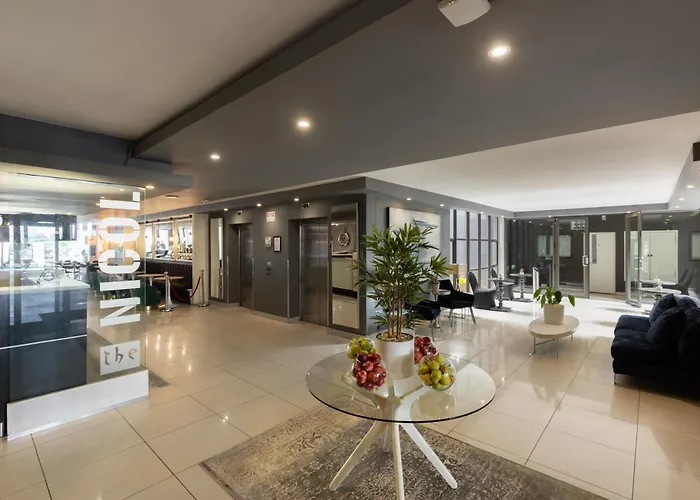 The Nicol Hotel And Apartments