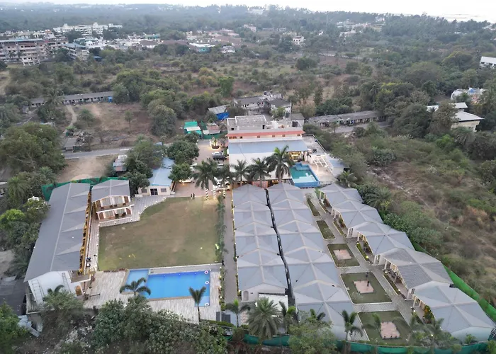 Vits Daman Devka Beach